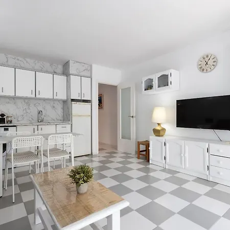 Uhc Montblanc Apartament Salou